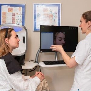 Huidzorg Laserklinieken image 3