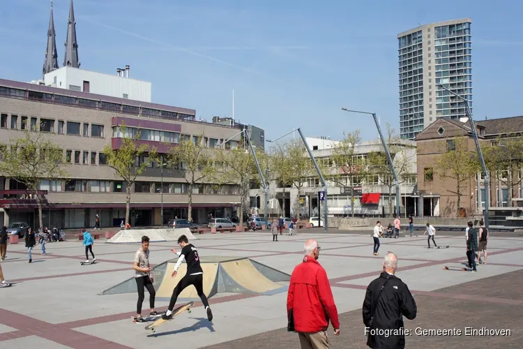 Groen, water én evenementen scoren hoog bij enquête over toekomst Stadhuisplein