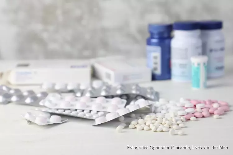Man opgepakt na verstrekking dodelijk middel en medicijn
