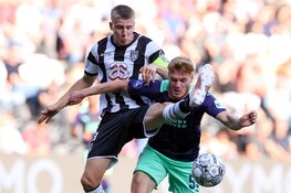 PSV start competitie met simpele zege in Almelo