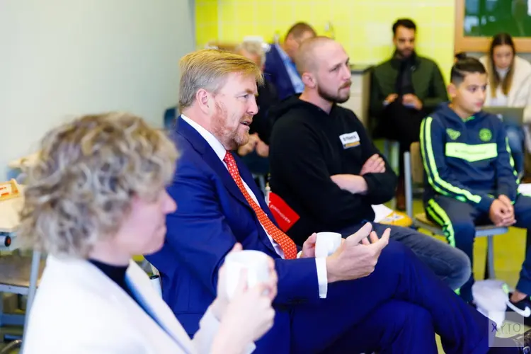 Koning op bezoek in de bennekel