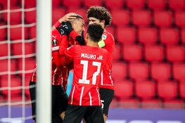 PSV houdt kans op Europese overwintering na winst op Sturm Graz