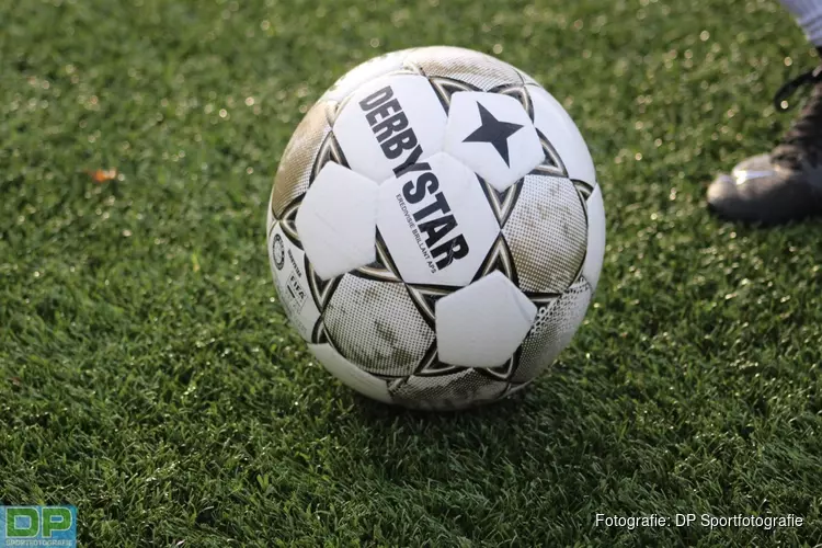 FC Dordrecht haalt flink uit tegen FC Eindhoven