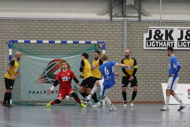 FC Eindhoven in slotseconden langs FC Marlène naar halve finale beker