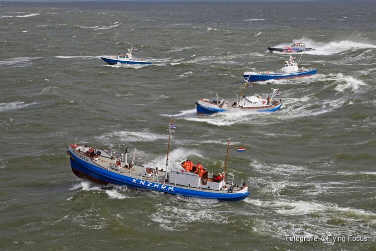 Ode aan 200 jaar KNRM: tientallen (internationale) reddingboten varen op 23 mei van IJmuiden naar Het Scheepvaartmuseum in Amsterdam