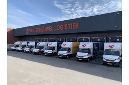 Van Spreuwel Transport breidt wagenpark uit met acht nieuwe IVECO’s van Truckland