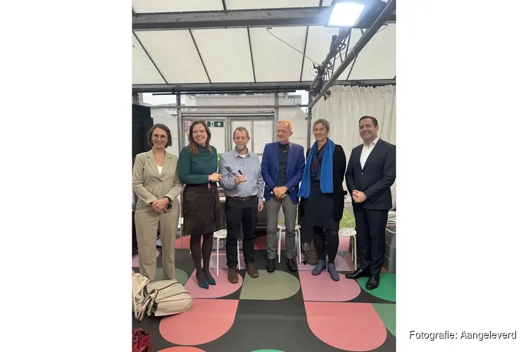 Deltacommissaris bezoekt Dutch Design Week: water letterlijk in goede handen