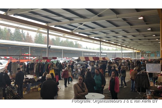 De Grootse Vlooien- & Vintagemarkt van Brabant op zondag 17 mei op de ijsbaan in Eindhoven