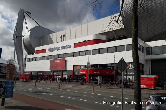 PSV huurt Geertruida van RB Leipzig en bedingt optie tot koop