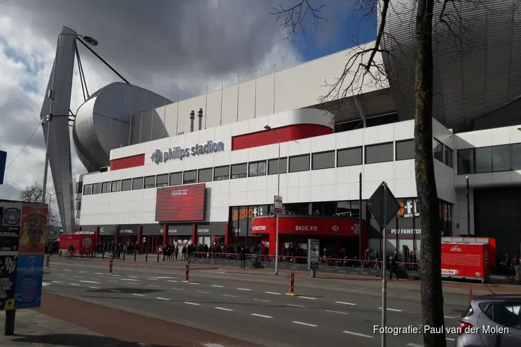 PSV huurt Geertruida van RB Leipzig en bedingt optie tot koop