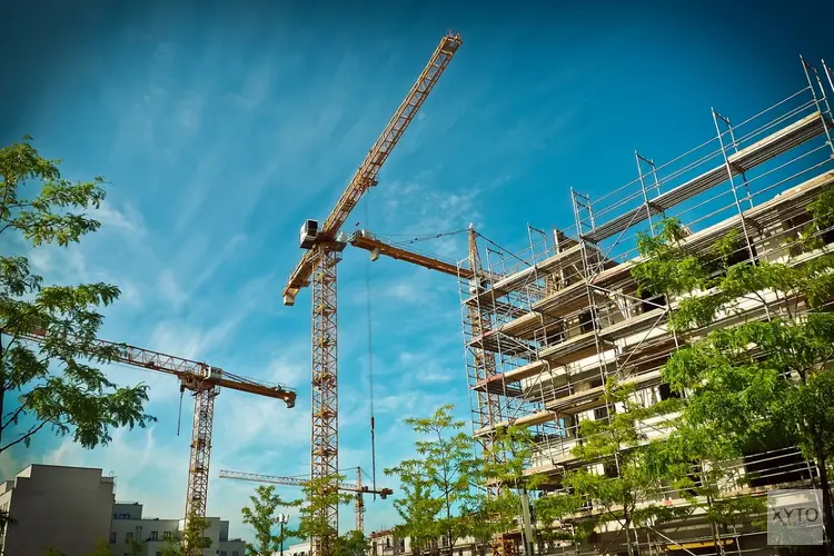 Woningbouw op wachtlijst, ASML groeit door: PRO wil uitleg